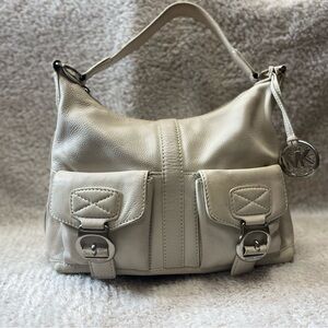 Michael Kors purse hardly used 75 or best offer in great shape